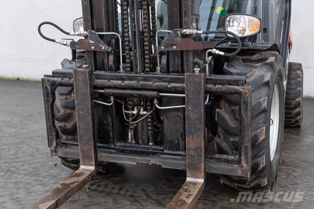 Manitou MC 30.4 Chariots diesel