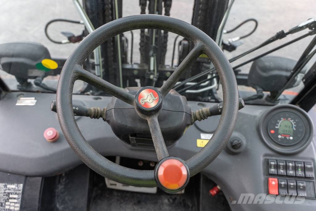 Manitou MC 30.4 Chariots diesel