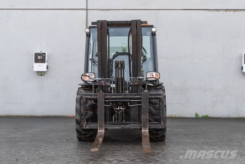 Manitou MC 30.4 Chariots diesel