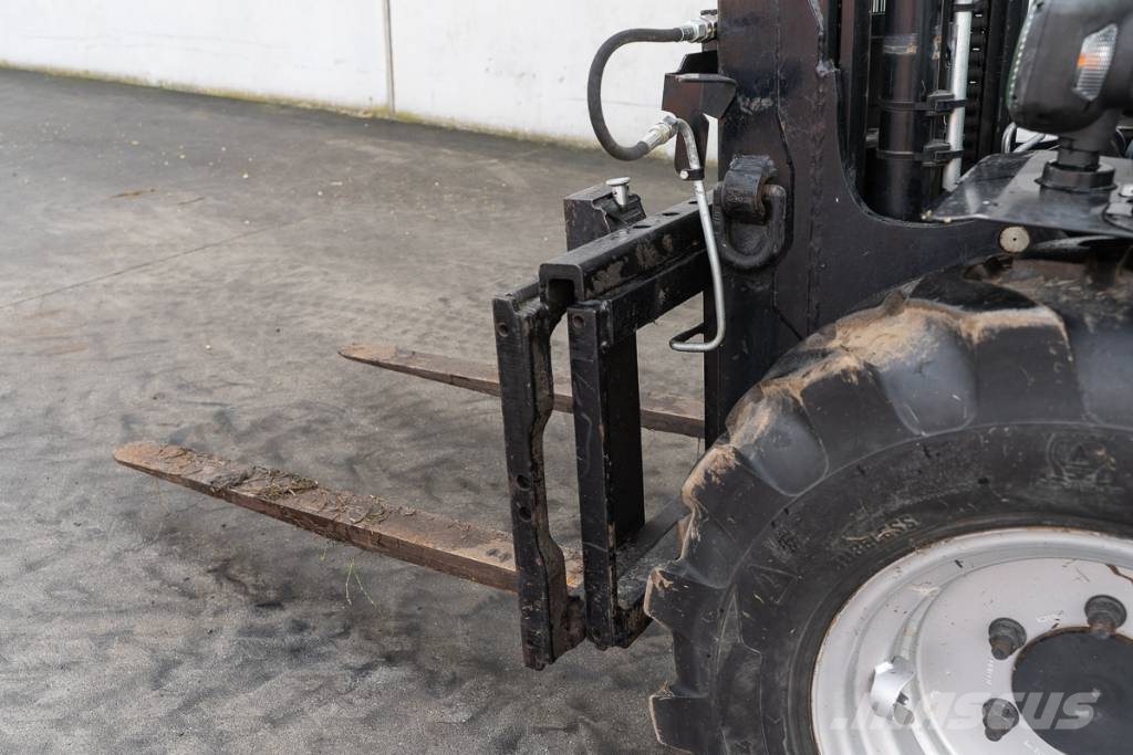Manitou MC 30.4 Chariots diesel