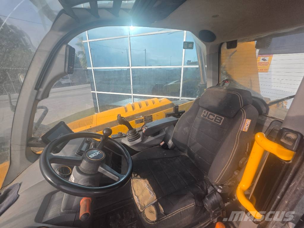 JCB 542-70 Agri Super Redskapsbärare för lantbruk