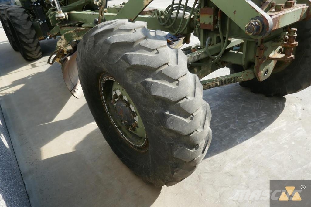 CAT 130G Ex-army Greiderid