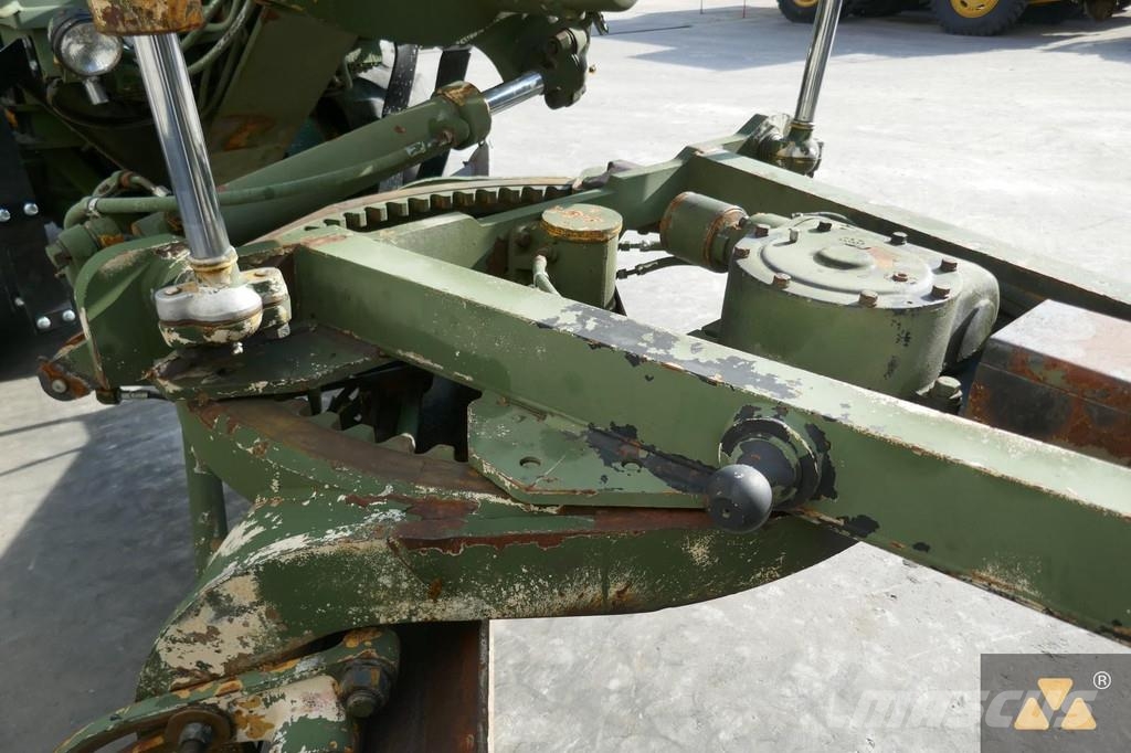 CAT 130G Ex-army Greiderid