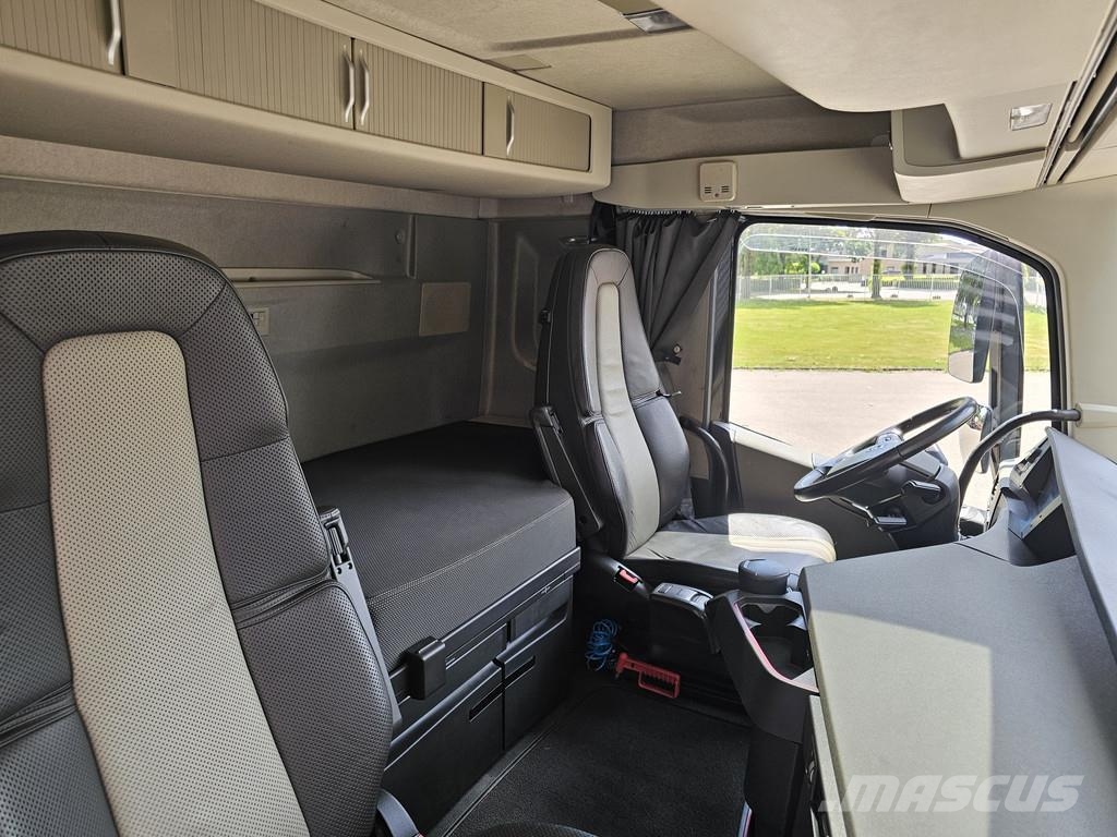 Volvo FH540 8X4 / HMF 28TM KRAN / CRANE / OPRIJ- MACHINE Camiones grúa