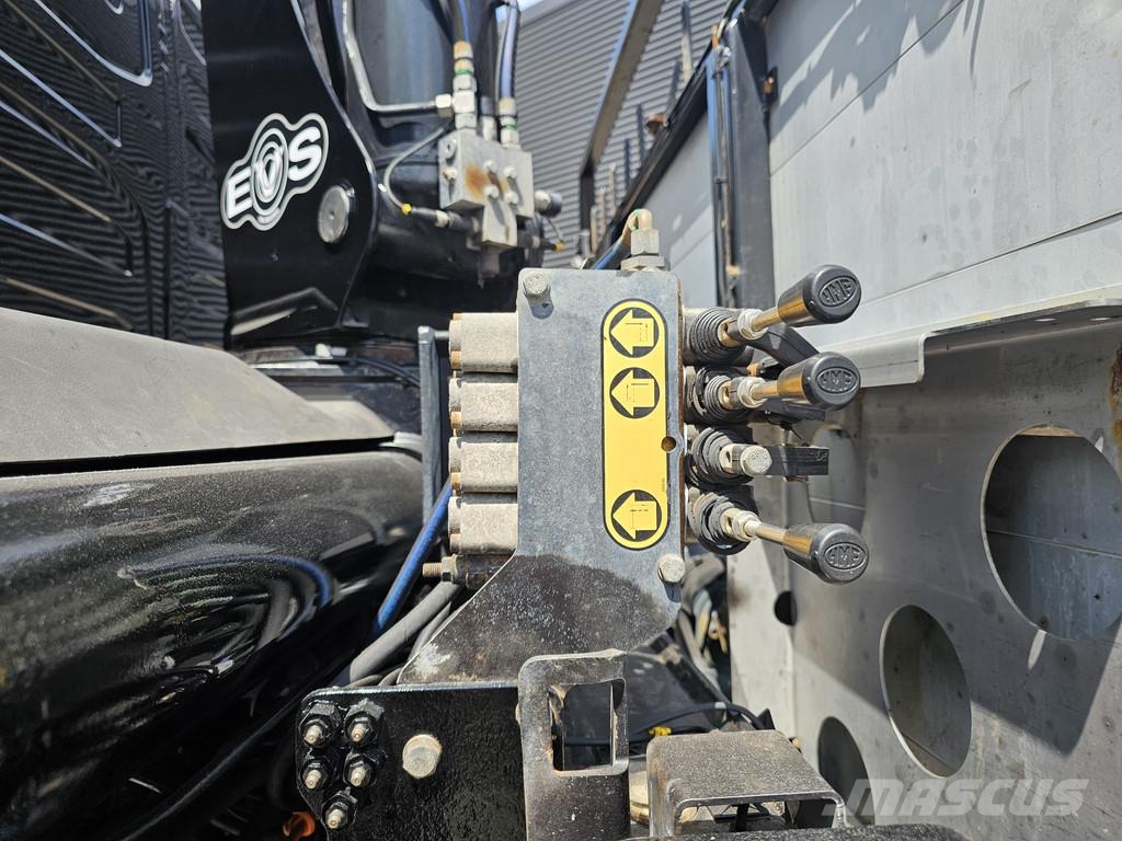 Volvo FH540 8X4 / HMF 28TM KRAN / CRANE / OPRIJ- MACHINE Camiones grúa