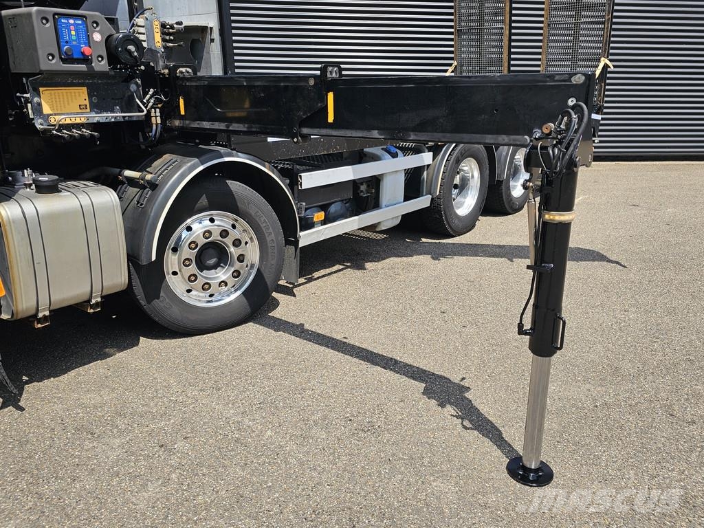 Volvo FH540 8X4 / HMF 28TM KRAN / CRANE / OPRIJ- MACHINE Camiones grúa