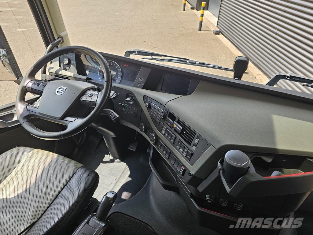 Volvo FH540 8X4 / HMF 28TM KRAN / CRANE / OPRIJ- MACHINE Camiones grúa