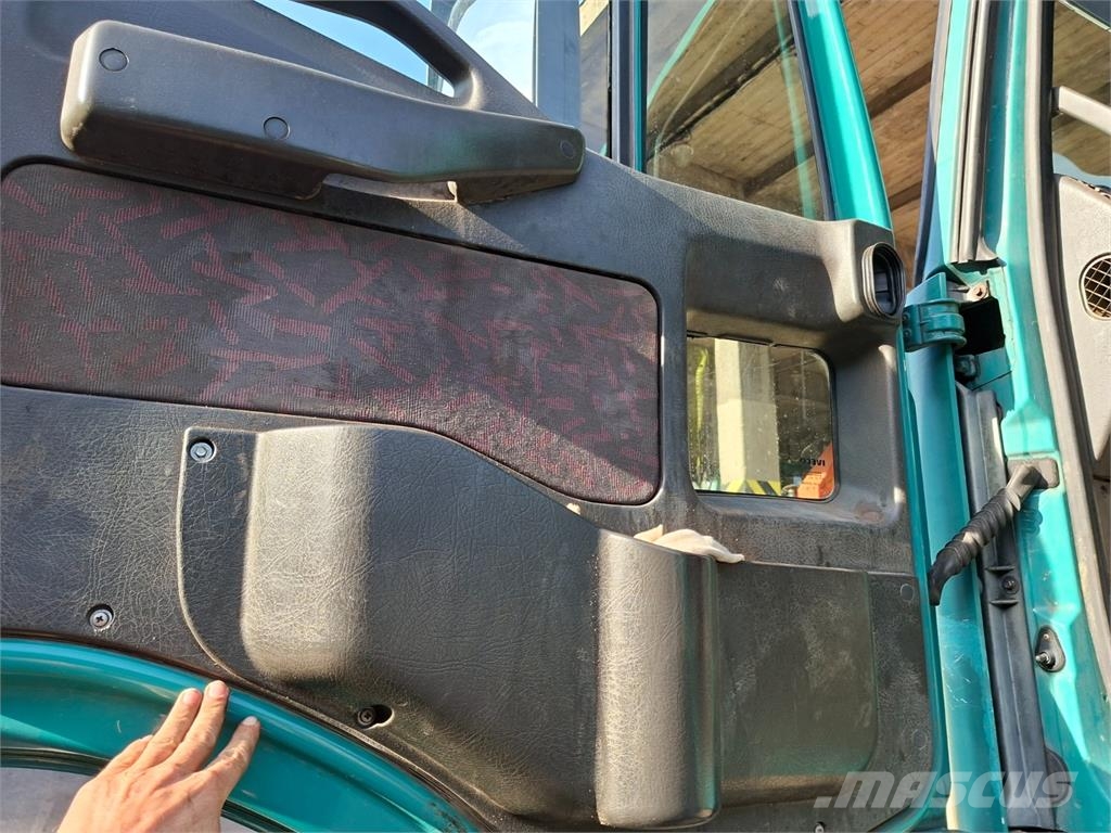 Iveco EUROTRAKKER CURSOR 380 6X6 + PALIFANGER PK 18 080B Platte bakwagens
