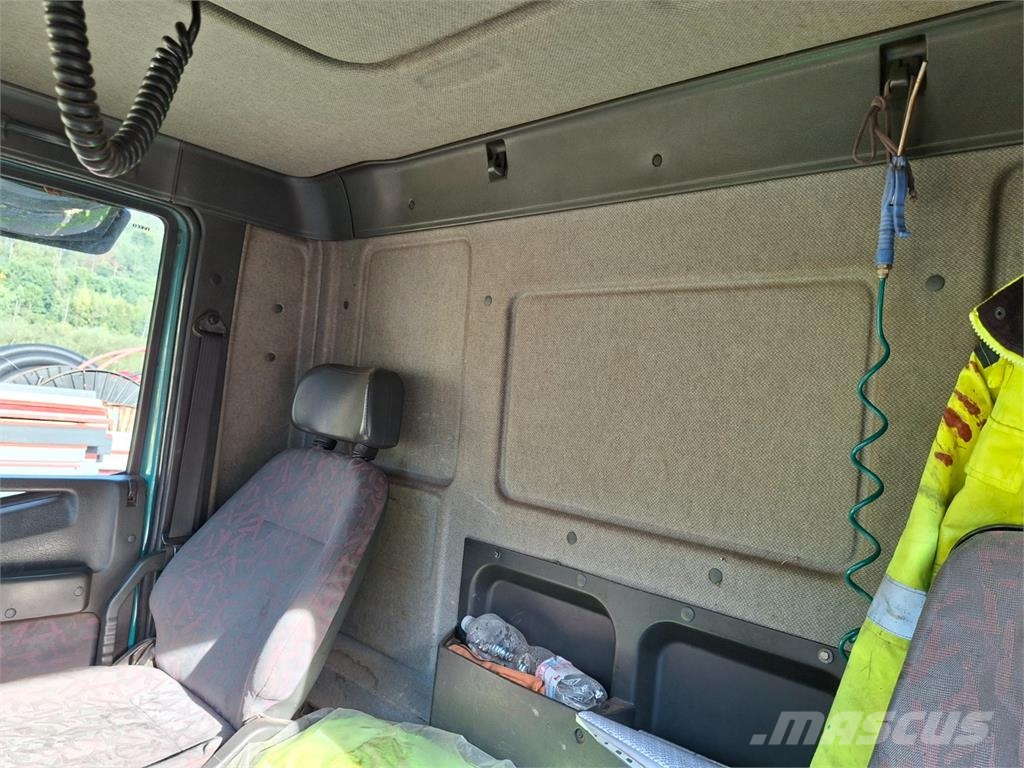 Iveco EUROTRAKKER CURSOR 380 6X6 + PALIFANGER PK 18 080B Platte bakwagens