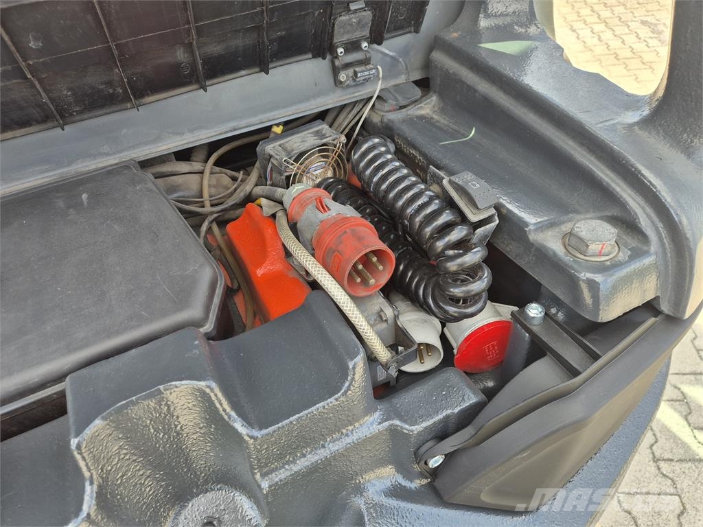 Linde E50HL 电动叉车