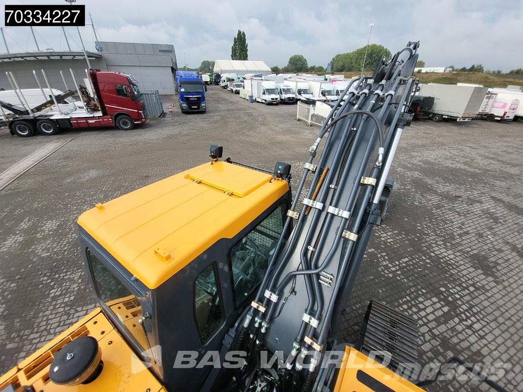 Hyundai R210 Гусеничні екскаватори