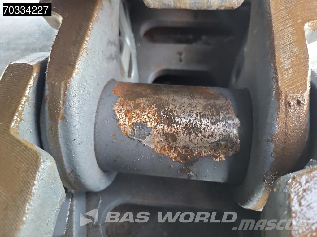 Hyundai R210 Гусеничні екскаватори
