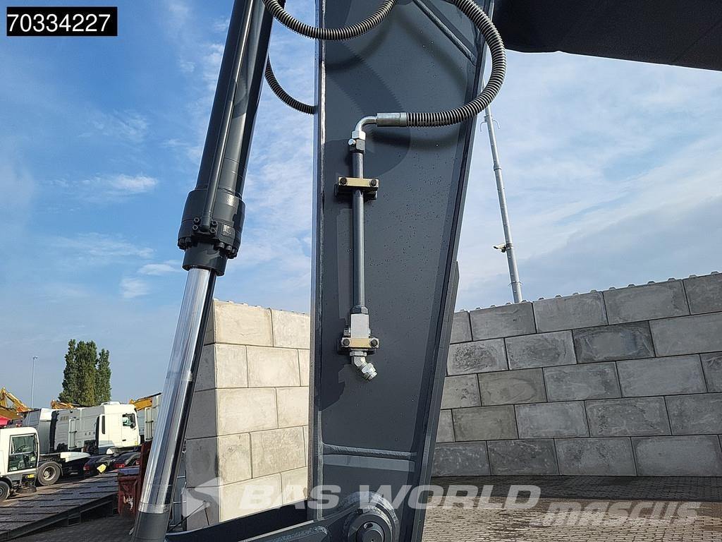 Hyundai R210 Гусеничні екскаватори