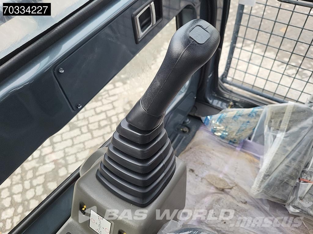 Hyundai R210 Гусеничні екскаватори