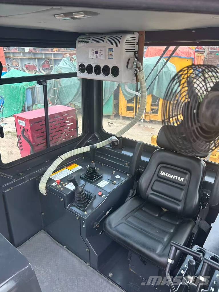 Shantui SD 32 W Εκσκαφείς με ερπύστριες