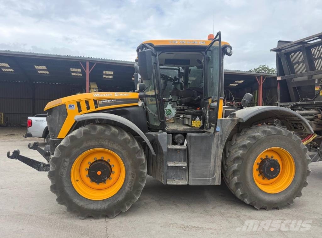 JCB Fastrac 4220 الجرارات