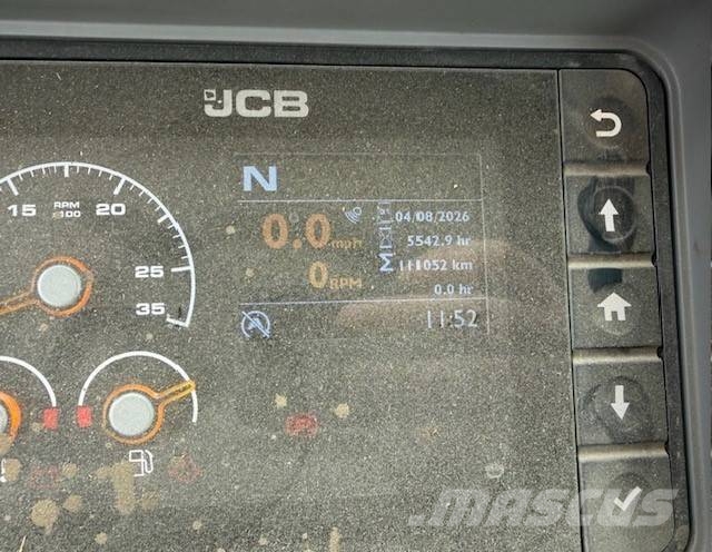 JCB Fastrac 4220 الجرارات
