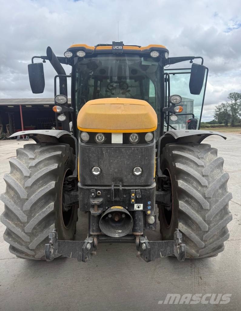 JCB Fastrac 4220 الجرارات