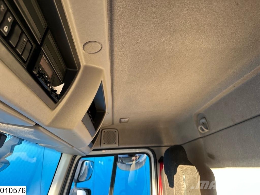 Renault D 16 280 EURO 6, Double load floor Tovornjaki zabojniki