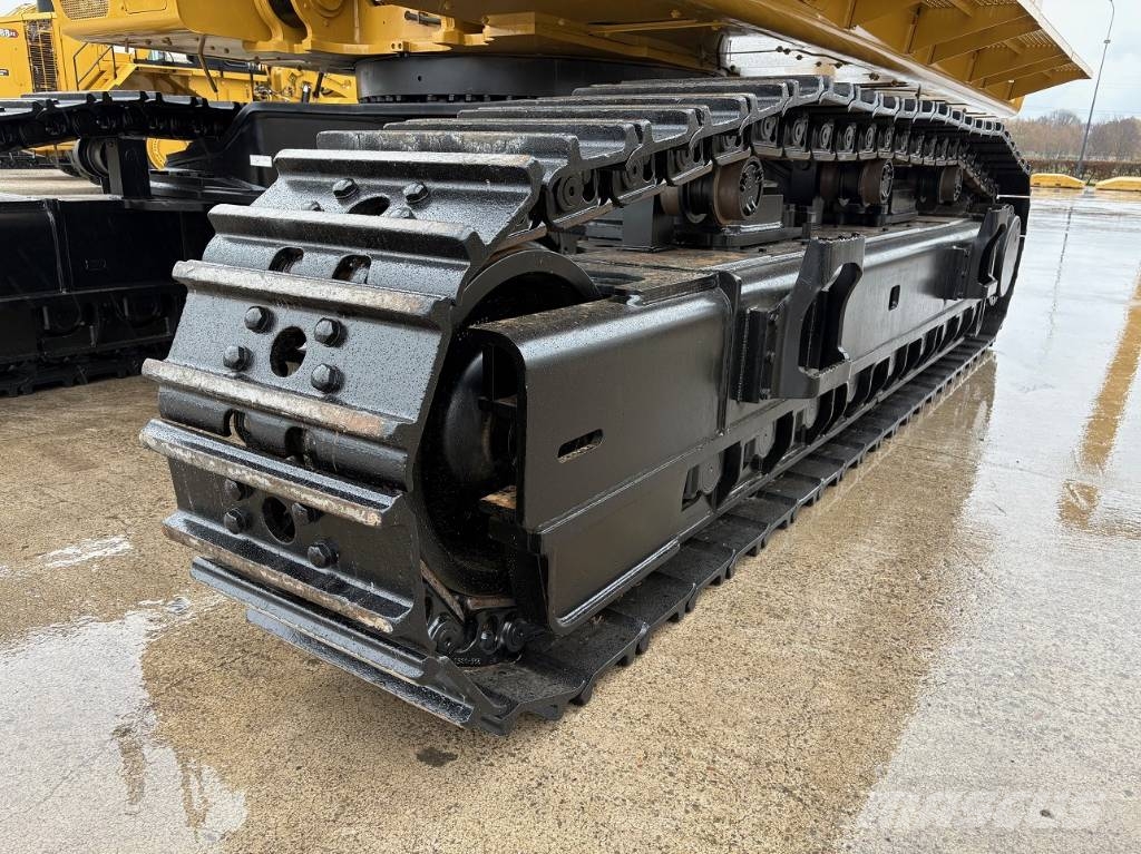 CAT 390F Long reach حفارات طويلة الذراع