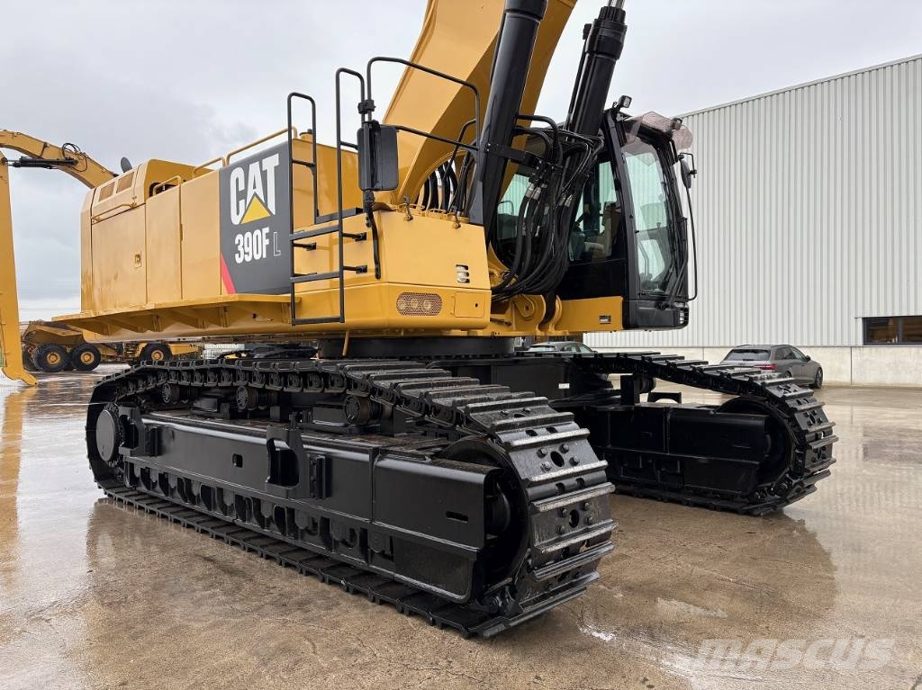 CAT 390F Long reach حفارات طويلة الذراع