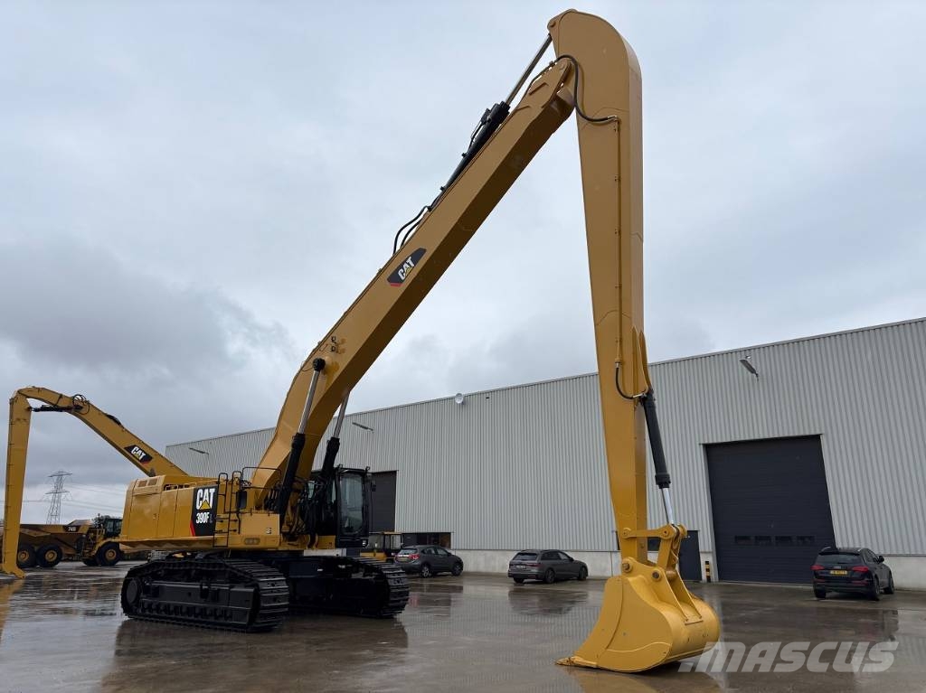 CAT 390F Long reach حفارات طويلة الذراع