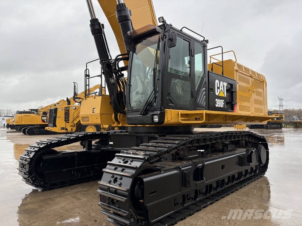 CAT 390F Long reach حفارات طويلة الذراع