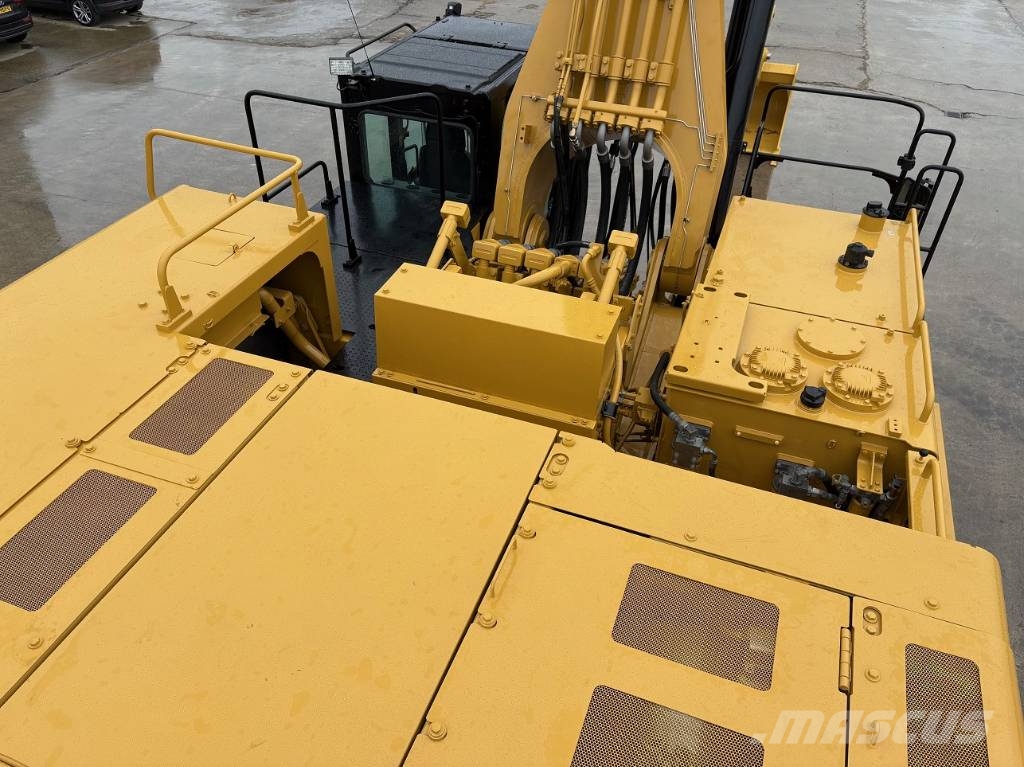 CAT 390F Long reach حفارات طويلة الذراع