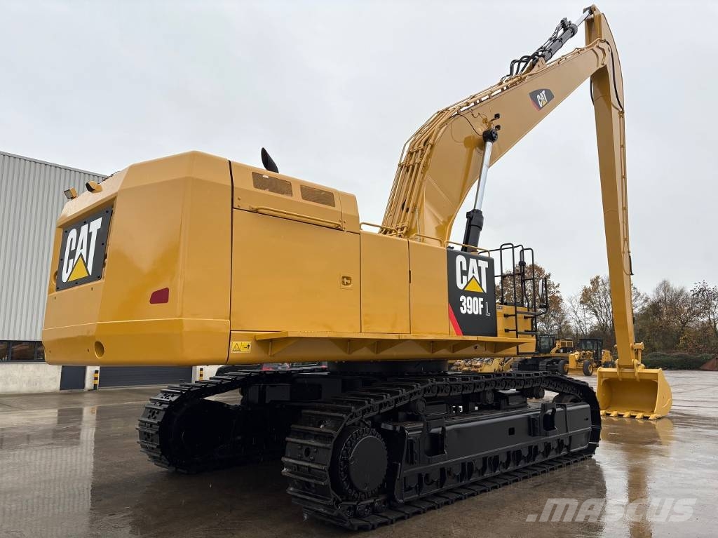 CAT 390F Long reach حفارات طويلة الذراع