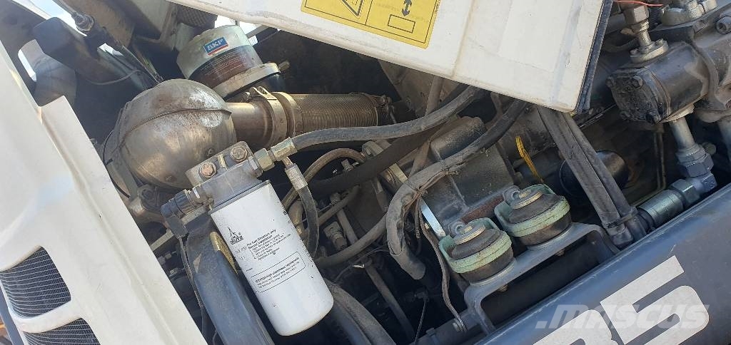 Terex TW 85 حفارات بعجل