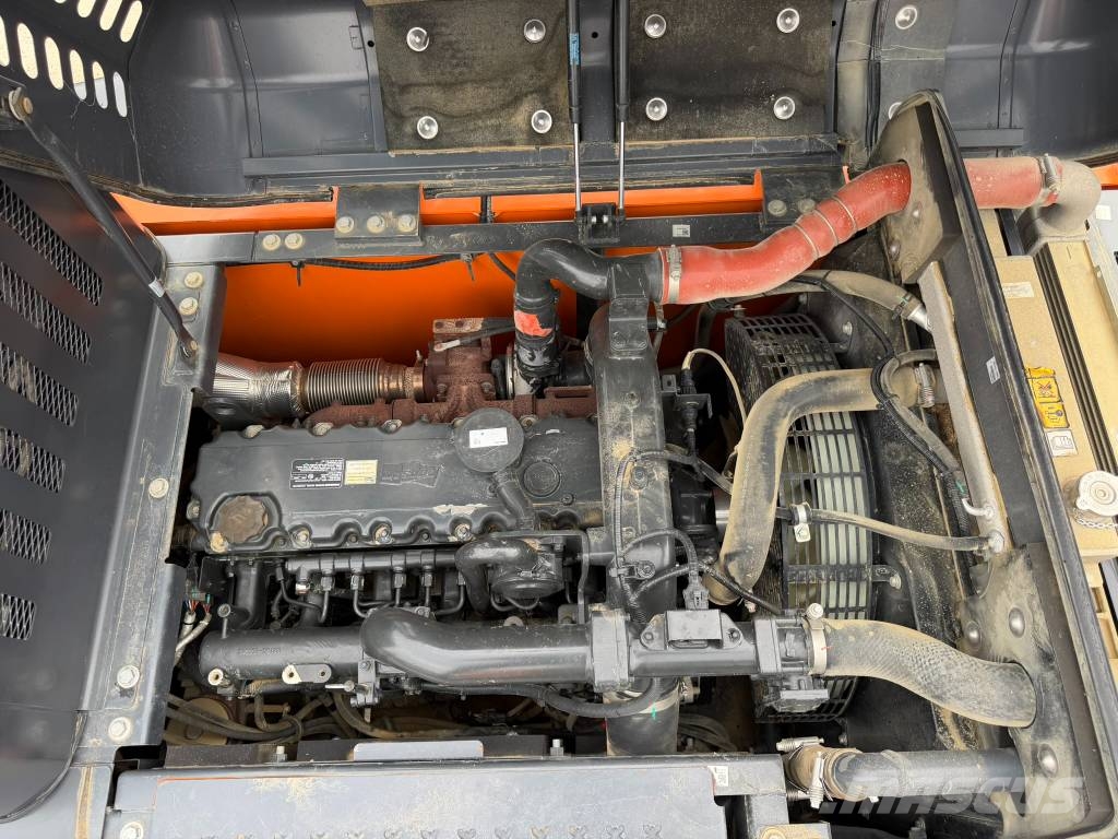 Doosan DX 225 Верижен екскаватор