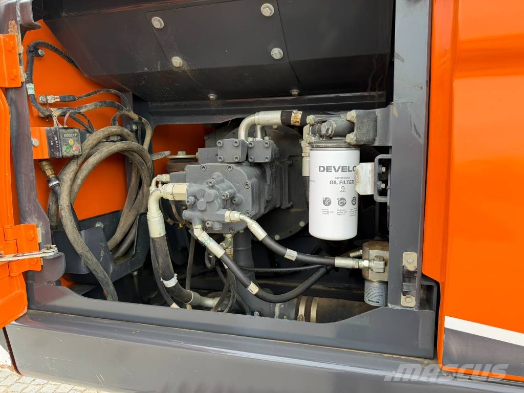 Doosan DX 225 Верижен екскаватор