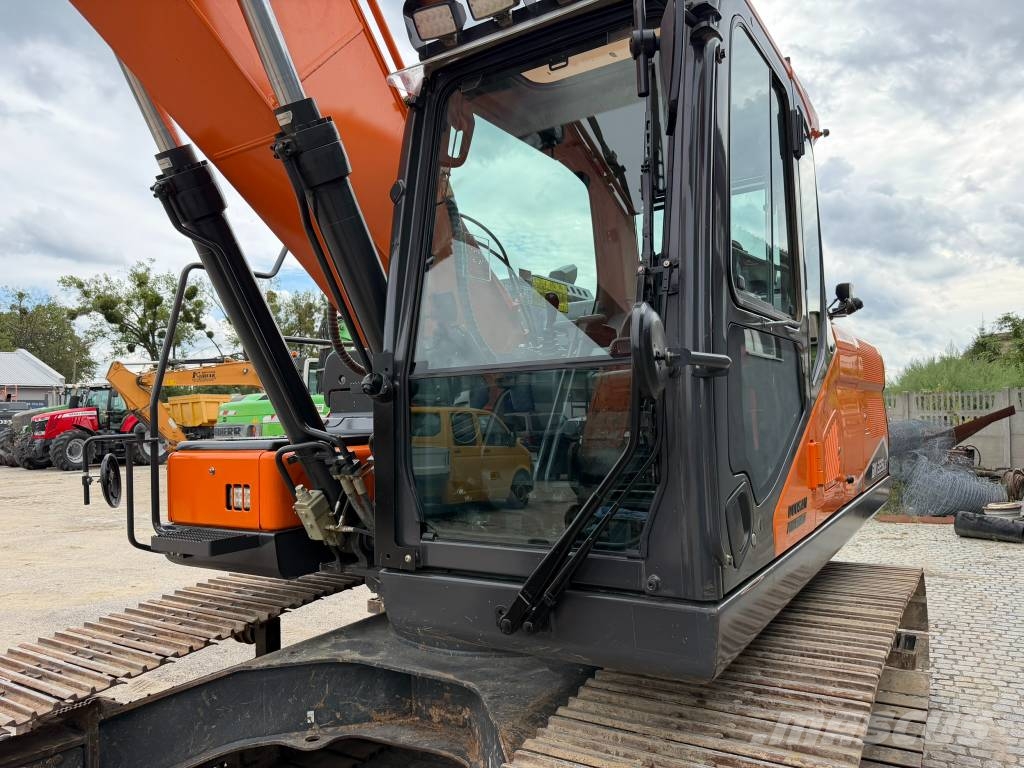Doosan DX 225 Верижен екскаватор