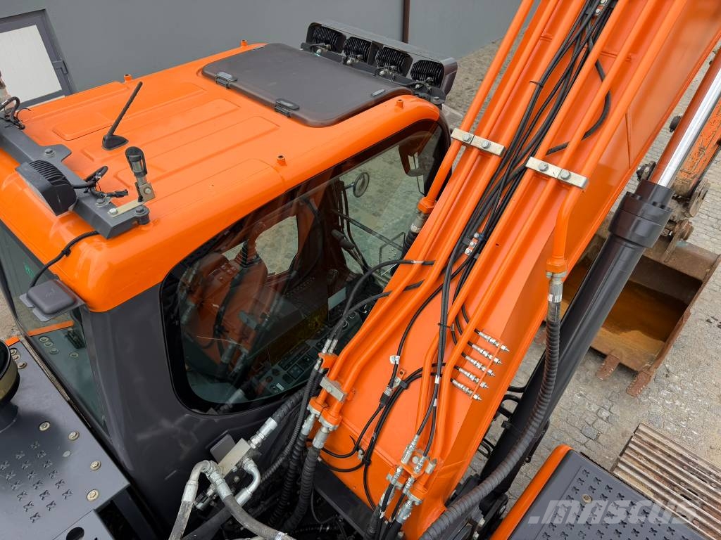 Doosan DX 225 Верижен екскаватор