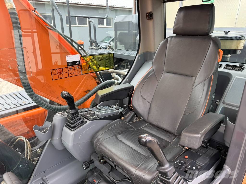 Doosan DX 225 Верижен екскаватор