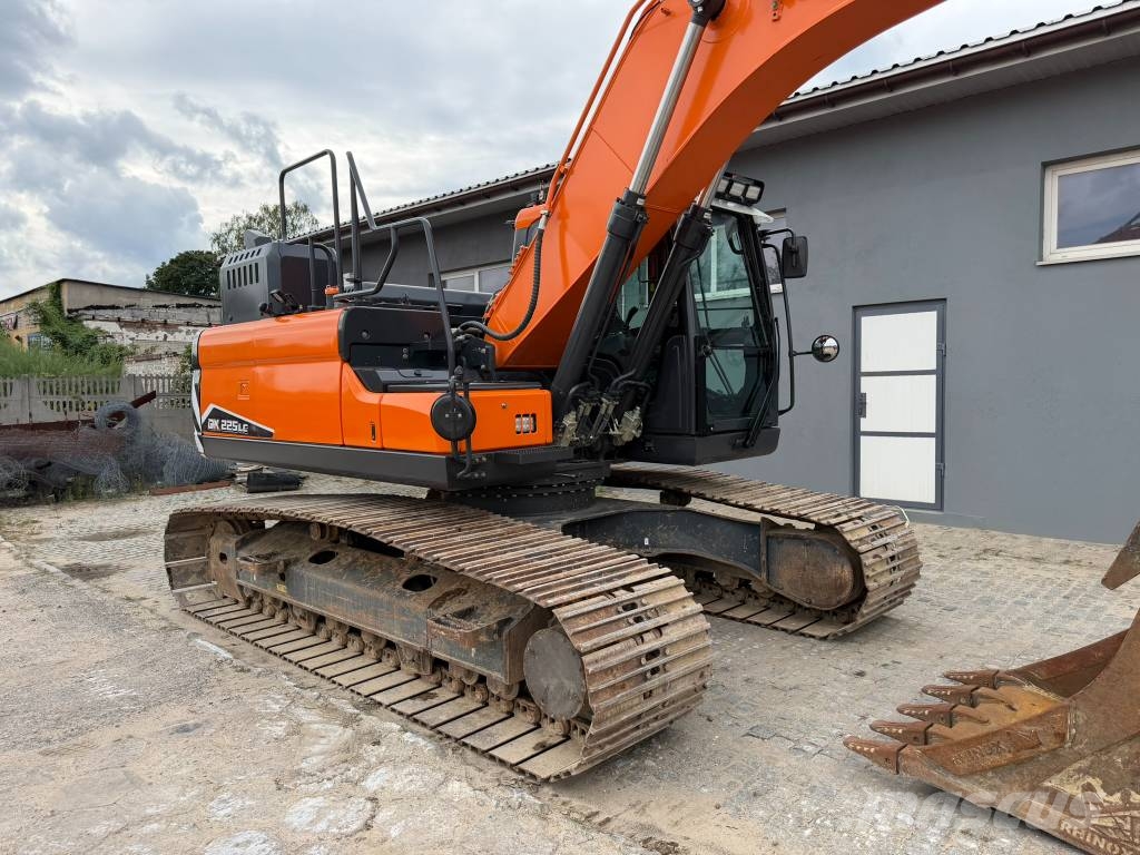 Doosan DX 225 Верижен екскаватор