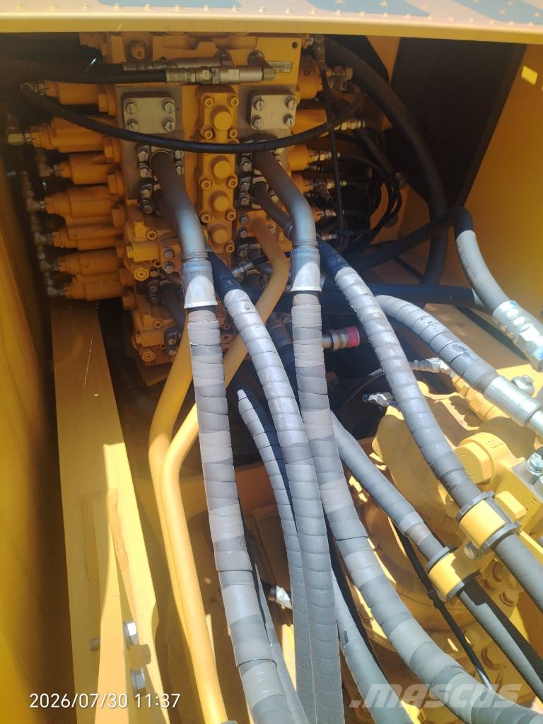 Komatsu PC 210 Гусеничні екскаватори
