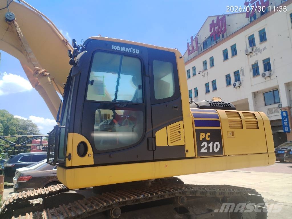 Komatsu PC 210 Гусеничні екскаватори