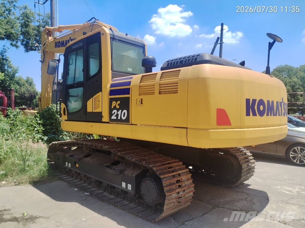 Komatsu PC 210 Гусеничні екскаватори