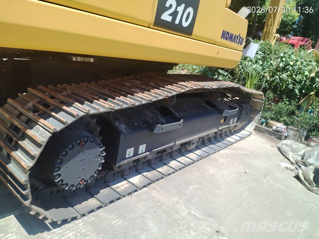Komatsu PC 210 Гусеничні екскаватори