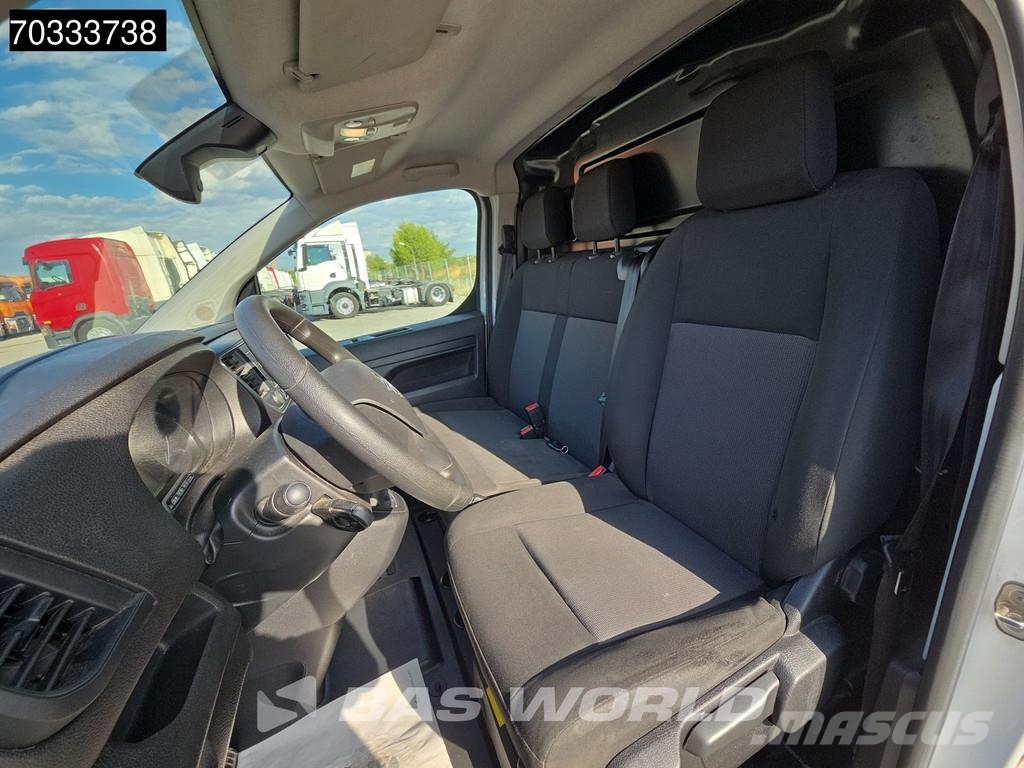 Opel Vivaro 145pk L3H1 Klima Tempomat Kamera Parkensens شاحنة مقفلة