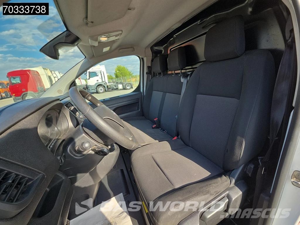 Opel Vivaro 145pk L3H1 Klima Tempomat Kamera Parkensens Panel vans