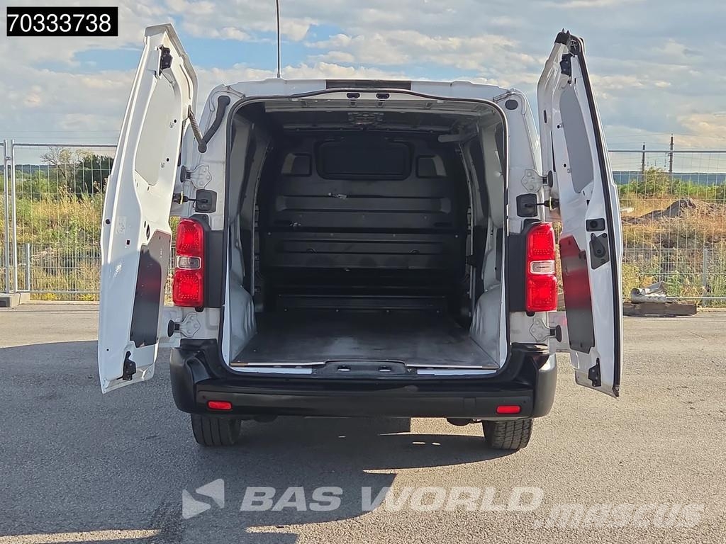 Opel Vivaro 145pk L3H1 Klima Tempomat Kamera Parkensens Panel vans