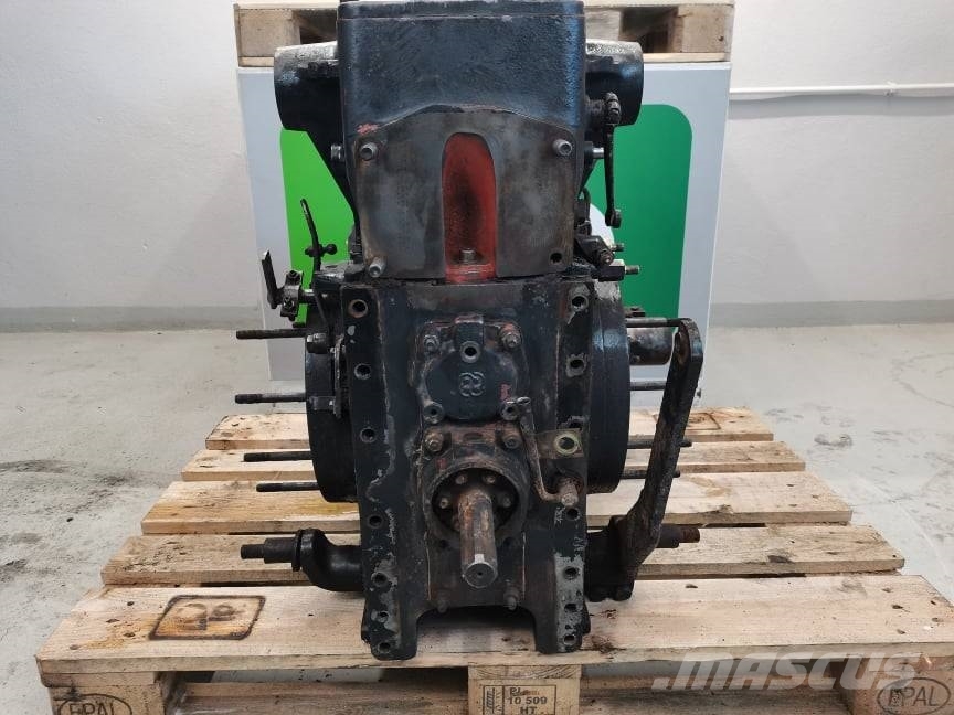 Deutz-Fahr Agroplus attack Menjalnik
