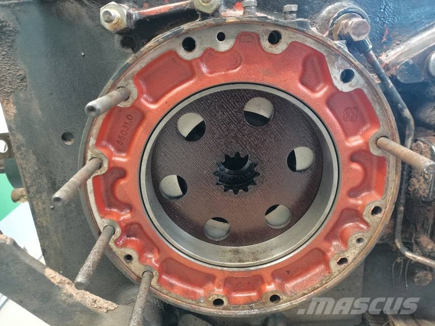 Deutz-Fahr Agroplus attack Menjalnik