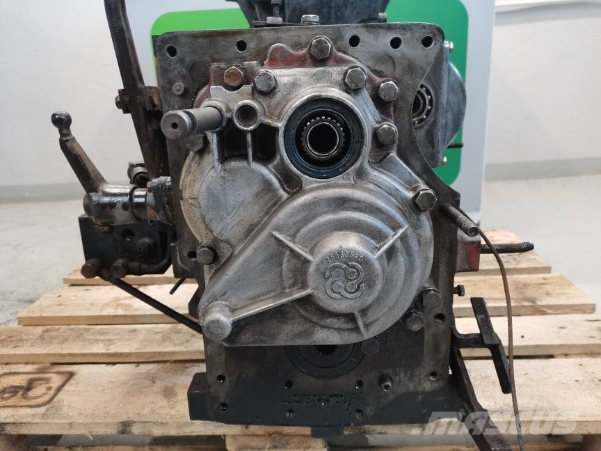 Deutz-Fahr Agroplus attack Menjalnik