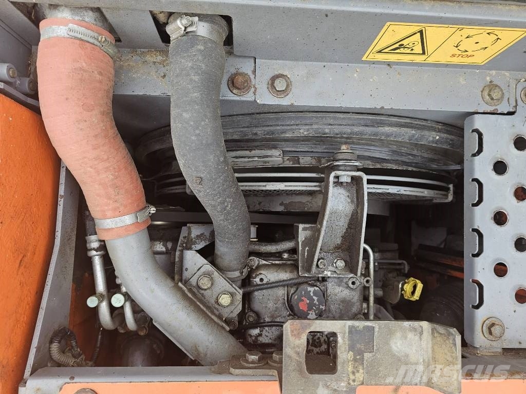 Hitachi ZX 135 US-3 Lánctalpas kotrók