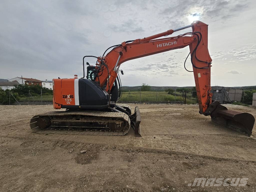 Hitachi ZX 135 US-3 Lánctalpas kotrók