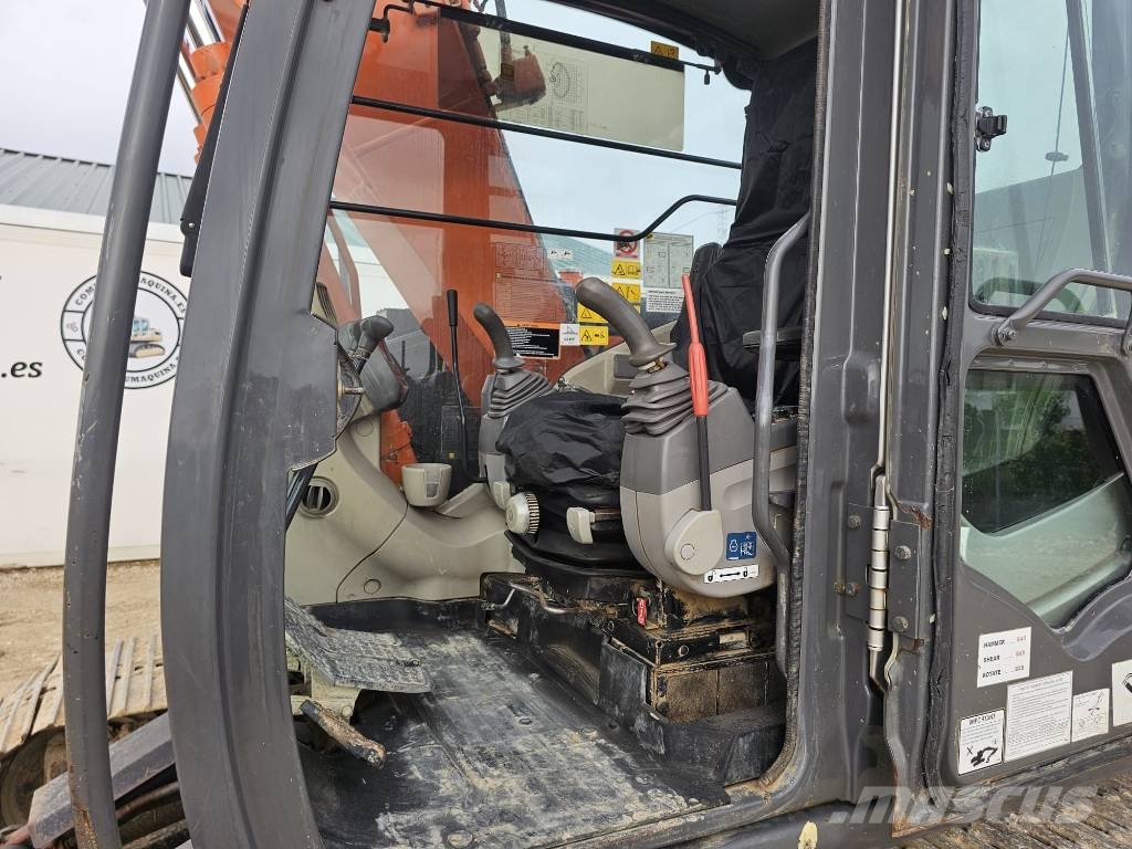 Hitachi ZX 135 US-3 Lánctalpas kotrók