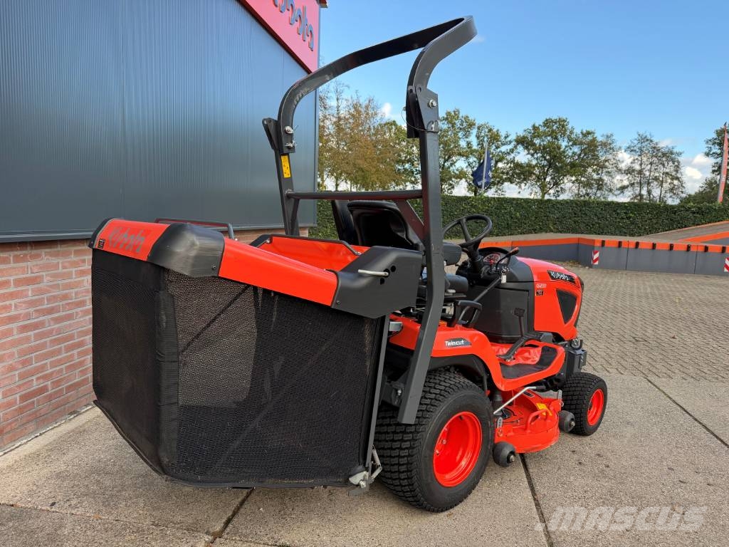 Kubota G231 Самоходные газонокосилки